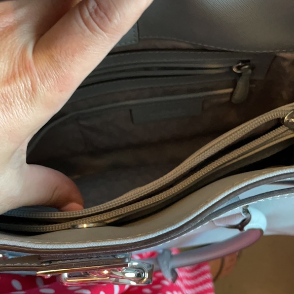 Michael Kors Baby Blue Bag w/ Quilted wallet - Picture 3 of 11